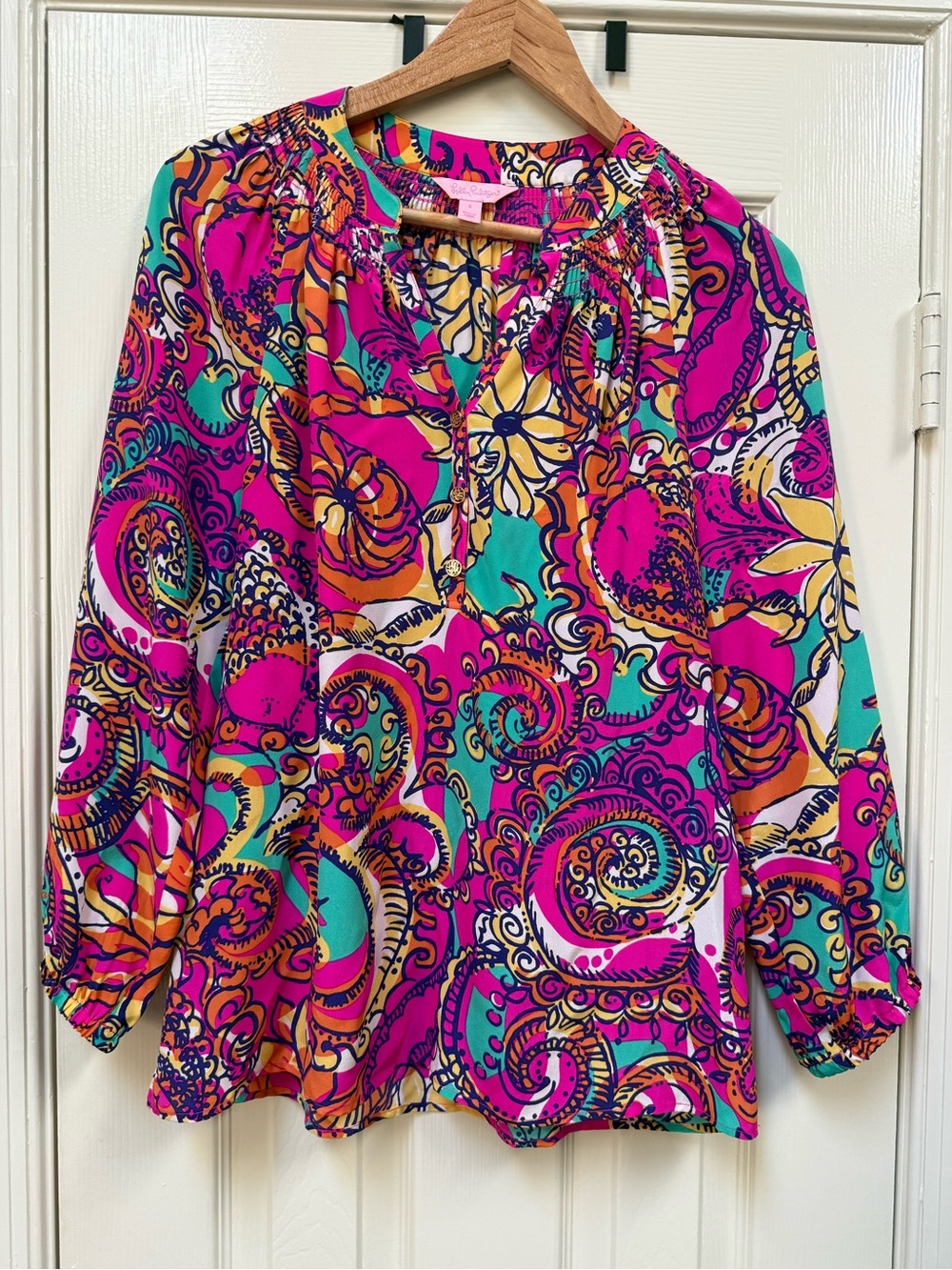 Lilly Pulitzer 100% Silk Elsa Top Feelin’ Groovy Size Small Excellent Pre Owned